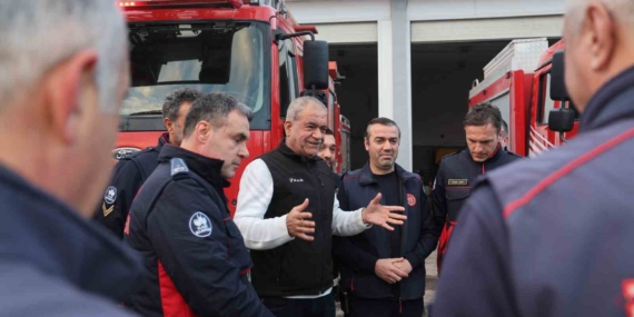 Türkiye’nin en uzun süre itfaiye müdürlüğünü yapan Başgün, emekliye ayrıldı Türkiye’nin en uzun süre itfaiye müdürlüğünü yapan Başgün, emekliye ayrıldı