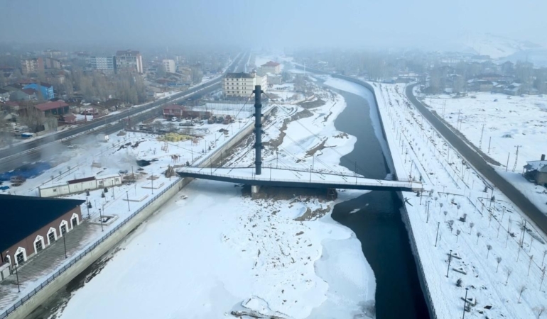 yuzeyi-buzla-kaplanan-murat-nehri-havadan-goruntulendi-UiFkbemi.jpg