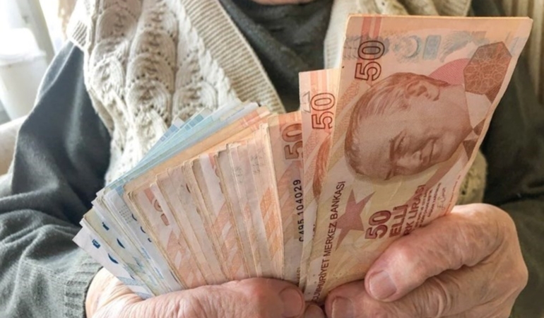 2025-emekli-bayram-ikramiyesi-ne-kadar-olacak-zam-gelecek-mi-e9ZOglCl.jpg