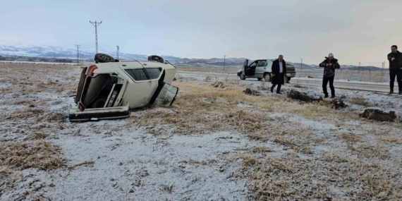 Adilcevaz'da Otomobil Kazası: 5 Yaralı Adilcevaz’da Otomobil Kazası: 5 Yaralı