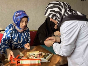 agri-halk-egitimi-merkezinde-kadinlar-icin-kagit-rolyef-kursu-lK4O8wVm.jpg
