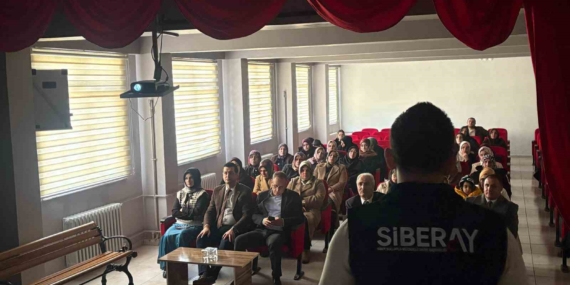 Ağrı'da Siber Suçlarla Mücadele Semineri Düzenlendi Ağrı’da Siber Suçlarla Mücadele Semineri Düzenlendi