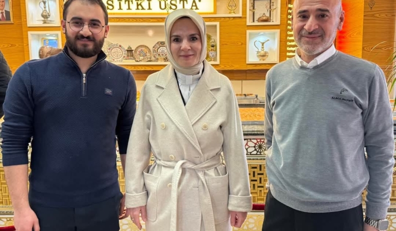 aile-ve-sosyal-hizmetler-bakani-mahinur-ozdemir-goktasin-meshur-kadayifci-ziyareti-bJVU13a9.jpg