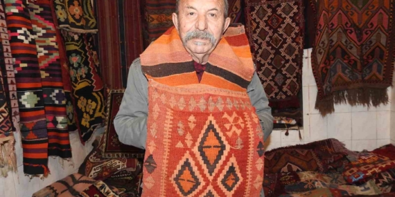 Ali Sulu'nun Halı ve Kilim Tutkusu: Kültürel Mirası Yaşatmak Ali Sulu’nun Halı ve Kilim Tutkusu: Kültürel Mirası Yaşatmak