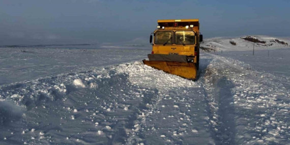 Ardahan'da Kar ve Buzlanma Nedeniyle Ulaşım Aksadı Ardahan’da Kar ve Buzlanma Nedeniyle Ulaşım Aksadı