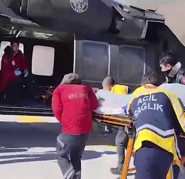 bahcesarayda-kalp-krizi-geciren-hasta-hizla-helikopterle-sevk-edildi-xMEe62Cc.jpg
