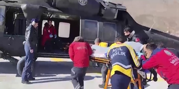 Bahçesaray'da Kalp Krizi Geçiren Hasta Hızla Helikopterle Sevk Edildi Bahçesaray’da Kalp Krizi Geçiren Hasta Hızla Helikopterle Sevk Edildi