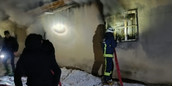 Başkale’de İki Ayrı Yangın Olayı