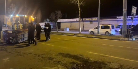 Batman'da Kamyonet ile Motosiklet Çarpıştı: 1 Yaralı Batman’da Kamyonet ile Motosiklet Çarpıştı: 1 Yaralı