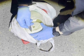 batmanda-uyusturucu-operasyonu-1-kilo-76-gram-esrar-ele-gecirildi-EAatWtRI.jpg