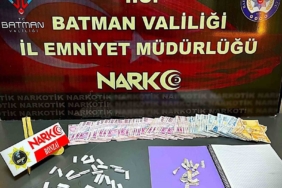batmanda-uyusturucu-operasyonu-41-parca-maddeyle-tutuklama-Va2aFSDQ.jpg