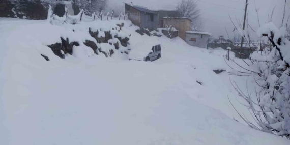 Batman'da Yoğun Kar Yağışı Ulaşımı Olumsuz Etkiledi Batman’da Yoğun Kar Yağışı Ulaşımı Olumsuz Etkiledi