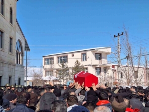 bingol-diyarbakir-kara-yolunda-meydana-gelen-trafik-kazasi-1aiUqyI9.jpg