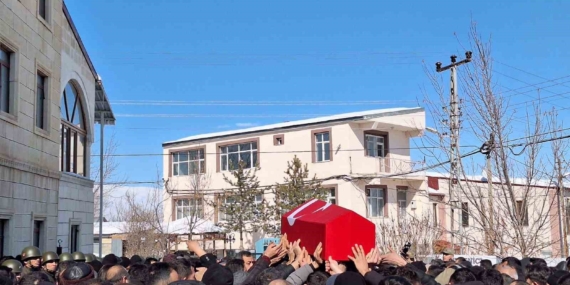 Bingöl-Diyarbakır Kara Yolunda Meydana Gelen Trafik Kazası Bingöl-Diyarbakır Kara Yolunda Meydana Gelen Trafik Kazası