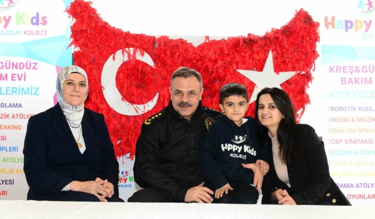 bingol-emniyet-mudurunden-sehit-polis-ailesine-anlamli-ziyaret-QUUA7UzF.jpg