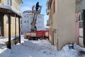 Bingöl'de Buz Sarkıtları Temizlendi bingolde-buz-sarkitlari-temizlendi-Jb7g2XT5.jpg