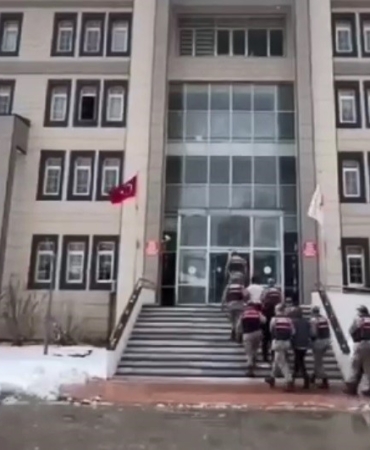 bitliste-es-zamanli-uyusturucu-operasyonu-9-kisi-tutuklandi-hP395KC2.jpg