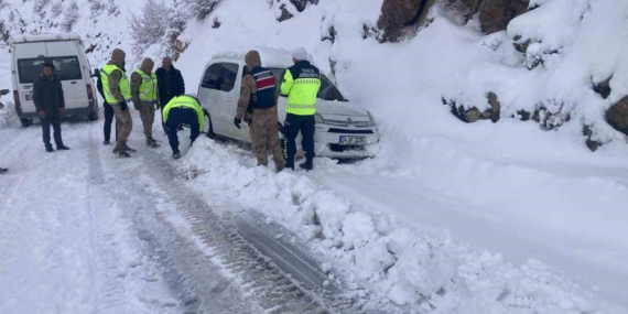 Bitlis’te Kış Koşullarında Mehmetçik’in Kurtarma Faaliyeti