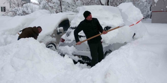 Bitlis'te Yoğun Kar Yağışı ve Ulaşım Çalışmaları Bitlis’te Yoğun Kar Yağışı ve Ulaşım Çalışmaları