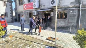 darende-ilce-muftulugu-personeline-yangin-guvenligi-egitimi-verildi-hl7Vj4Oa.jpg