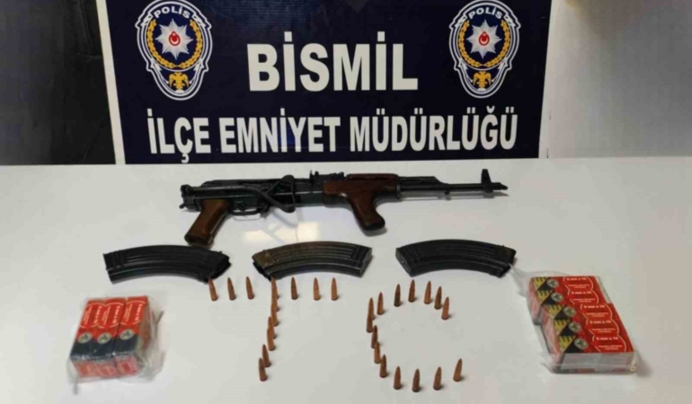 diyarbakir-bismilde-dolandiricilik-operasyonu-silah-ve-muhimmat-ele-gecirildi-E3jfz6pM.jpg