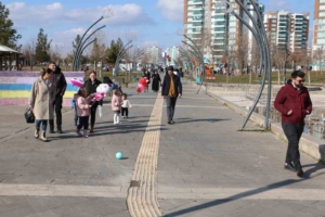 diyarbakirda-bahar-havasinda-park-keyfi-CnbYAAKs.jpg
