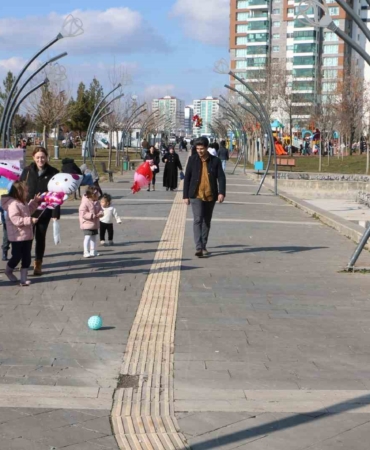 diyarbakirda-bahar-havasinda-park-keyfi-CnbYAAKs.jpg