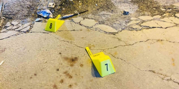 Diyarbakır'da Düğün Salonunda Bıçaklı ve Silahlı Kavga: 3 Yaralı Diyarbakır’da Düğün Salonunda Bıçaklı ve Silahlı Kavga: 3 Yaralı