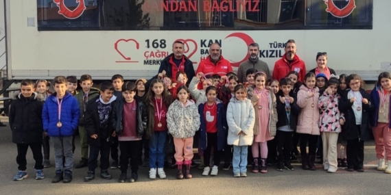 Diyarbakır'da Öğrencilerden Kan Bağışı Destekleri Diyarbakır’da Öğrencilerden Kan Bağışı Destekleri