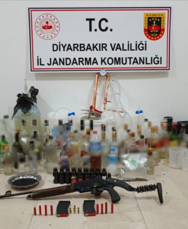 diyarbakirda-sahte-ve-kacak-alkol-operasyonu-MuSDF53B.jpg