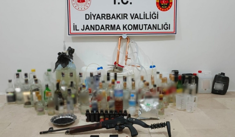 diyarbakirda-sahte-ve-kacak-alkol-operasyonu-MuSDF53B.jpg