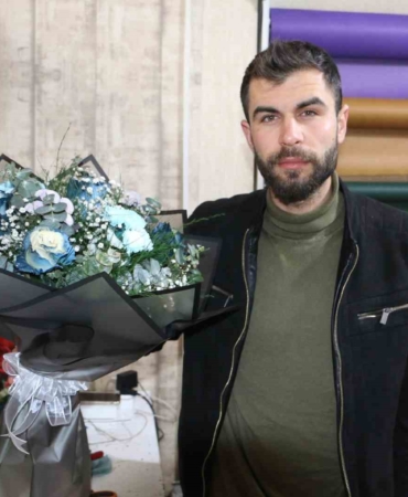 diyarbakirda-sevgililer-gunu-cicek-satislari-dususte-UHHelsmO.jpg