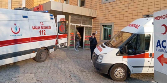 Diyarbakır'da Silahlı Çatışma: 1 Ölü, 2 Yaralı Diyarbakır’da Silahlı Çatışma: 1 Ölü, 2 Yaralı