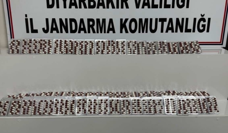 diyarbakirda-uyusturucu-operasyonu-5-bin-570-kapsul-ele-gecirildi-egDdpRFX.jpg