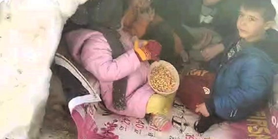 Doğanşehir'de Çocukların Kardan Ev Eğlencesi Doğanşehir’de Çocukların Kardan Ev Eğlencesi