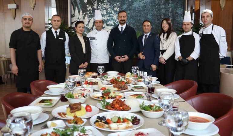 double-tree-by-hilton-vanda-ramazana-ozel-iftar-sofralari-vufYVP9X.jpg