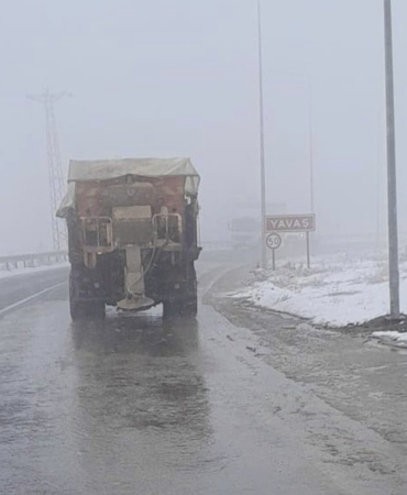 elazig-belediyesi-karla-mucadele-calismalarina-araliksiz-devam-ediyor-vyZ5IvNQ.jpg
