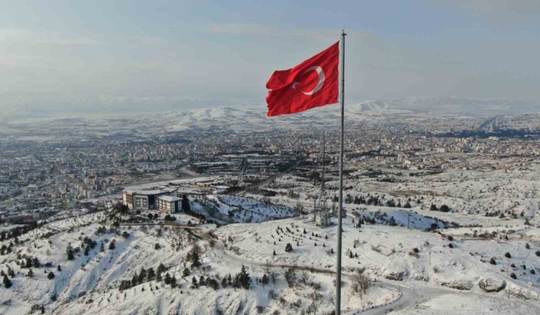 elazig-beyaza-burundu-kar-yagisi-kartpostallik-goruntuler-olusturdu-bnHUMi5z.jpg