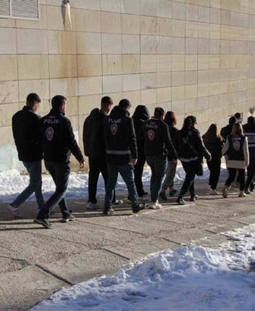 elazig-merkezli-dolandiricilik-operasyonu-21-supheli-yakalandi-7iGZrEI2.jpg