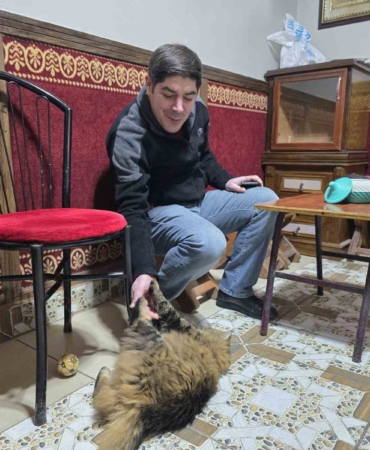 elazigda-bidik-kedisi-ve-esnafin-sicak-dostlugu-wBwc4iqA.jpg