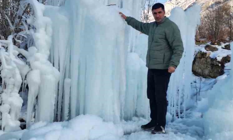 elazigda-buz-sarkitlari-ile-gorsel-solen-NpPDGydB.jpg