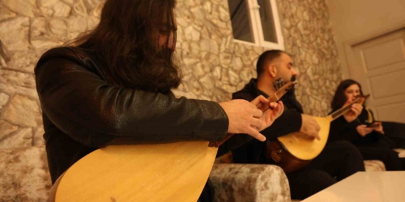 Elazığ’da Geleneksel Müzik Rüzgarı: Fırat’ın Türküsü Türk Halk Müziği Korosu Elazığ’da Geleneksel Müzik Rüzgarı: Fırat’ın Türküsü Türk Halk Müziği Korosu