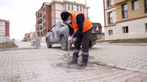 elazigda-hasere-ilaclama-calismalari-kis-aylarinda-devam-ediyor-dEVyprKC.jpg
