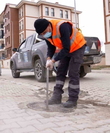 elazigda-hasere-ilaclama-calismalari-kis-aylarinda-devam-ediyor-dEVyprKC.jpg