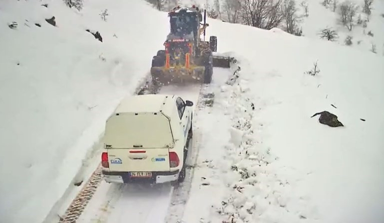 elazigda-kar-yagisi-nedeniyle-elektrik-kesintisi-gideriliyor-2ajsjsM9.jpg