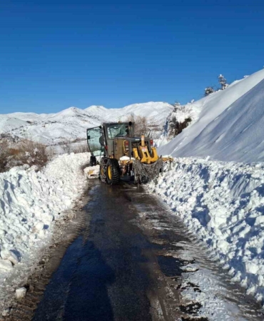 elazigda-kar-yagisi-sonrasi-yol-acma-calismalari-txb1Odz9.jpg