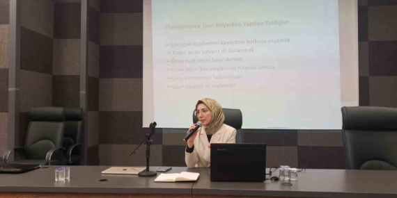 Elazığ'da Kur'an Kursları Öğreticilerine Duygu Yönetimi Konferansı Elazığ’da Kur’an Kursları Öğreticilerine Duygu Yönetimi Konferansı