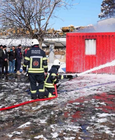elazigda-temel-itfaiye-egitimi-sona-erdi-aChUkiBY.jpg