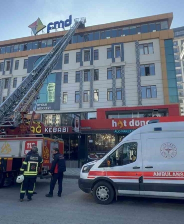 elazigda-yangin-panigi-kurs-binasi-bosaltildi-5QXYkBbc.jpg