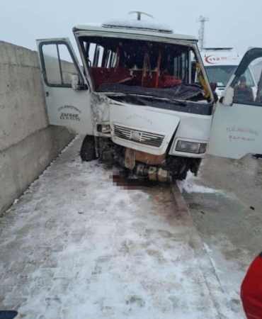 elazigda-yolcu-minibusu-kaza-yapti-9-yarali-5grd8aRV.jpg